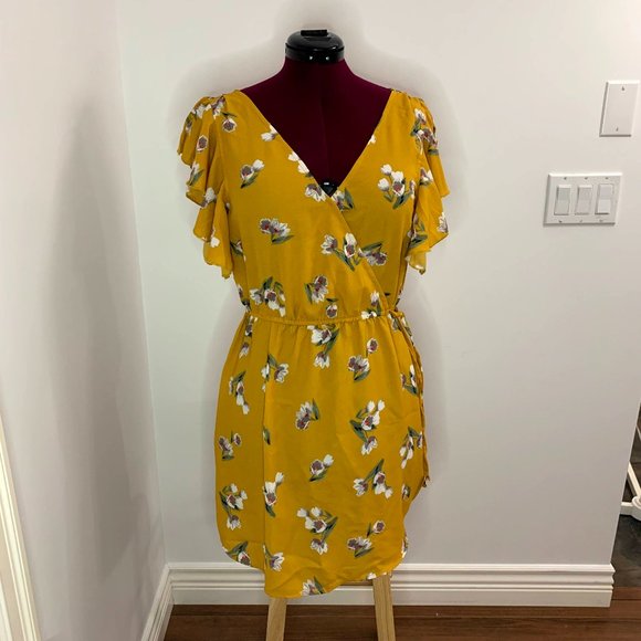 Ruffled Short Sleeve Yellow Summer Dress - Picture 3 of 9